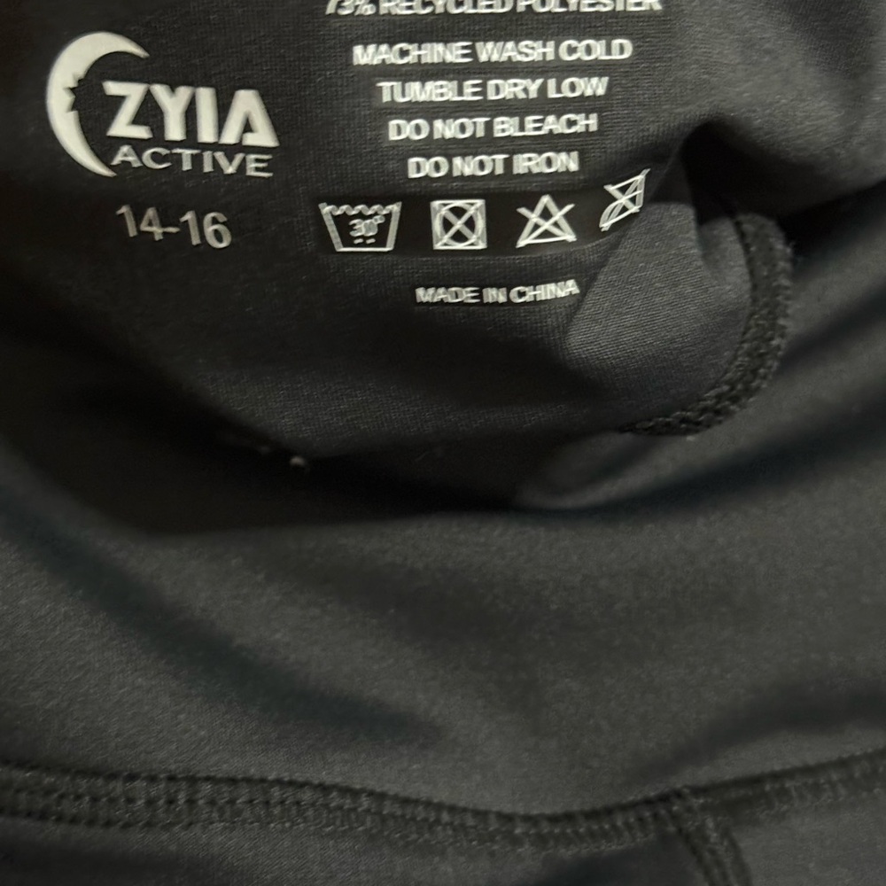 Zyia Active Black Women's Capris